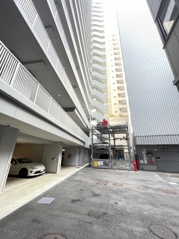 ワコーレ神戸三宮トラッドタワーの駐車場
