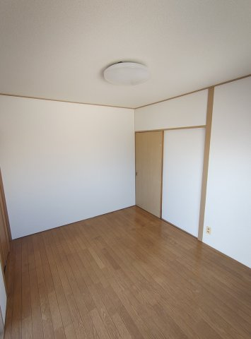 三山マンションの居間・リビング