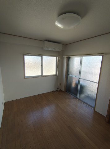 三山マンションの居間・リビング