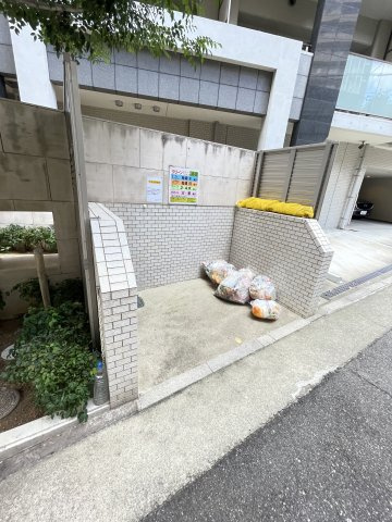 ワコーレイクシ神戸トアウエストの駐車場