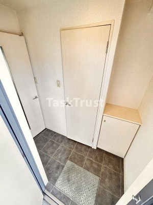 【玄関】 | シャルマンハイツU