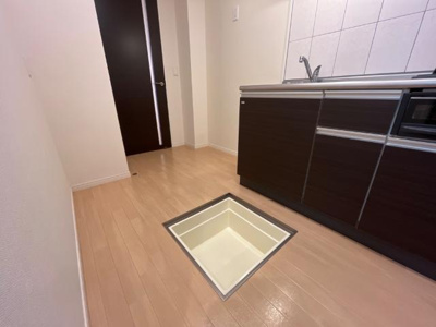 【キッチン】 | シャイン・ヴェルジェ | 床下収納