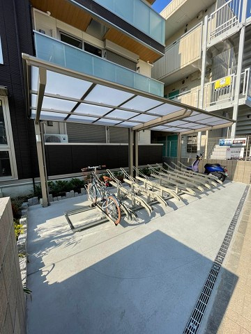 百花園EASTの外観