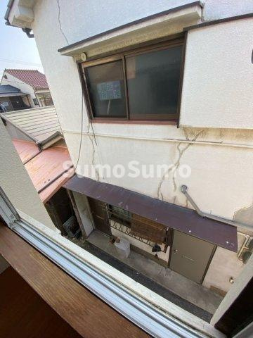 白川ハイツ のバルコニー|バルコニーからの眺めを楽しみながら食事をしませんか