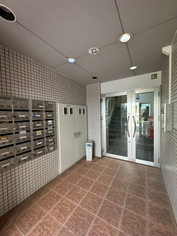 水木通マンションのロビー