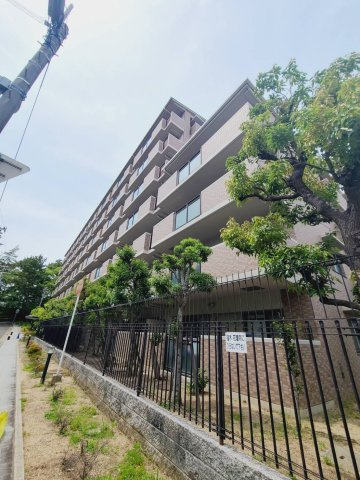 白鷹香枦園マンションの外観