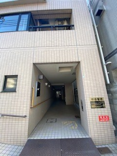 石川ビルの外観