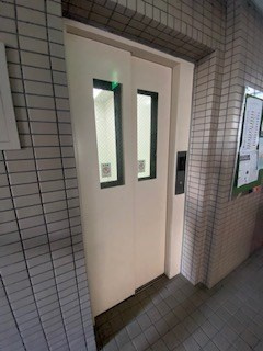 石川ビルの外観