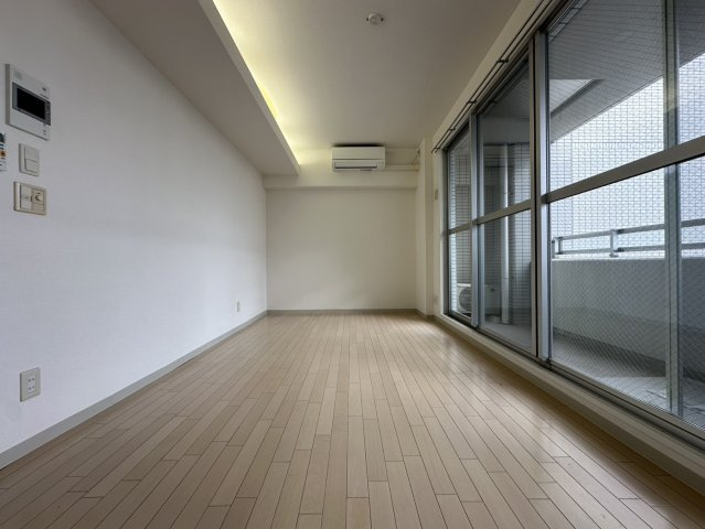 コスモリード谷町六丁目の洋室