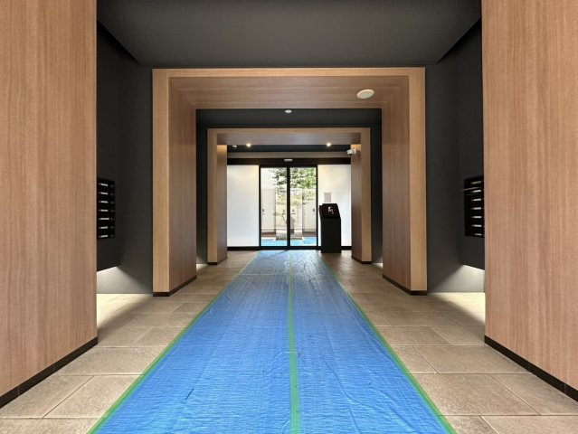 コスモリード谷町六丁目のロビー