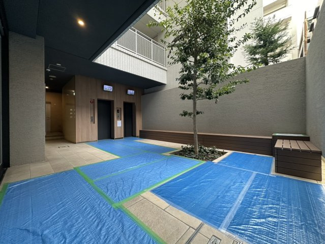 コスモリード谷町六丁目のロビー