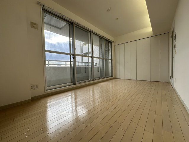 コスモリード谷町六丁目の洋室