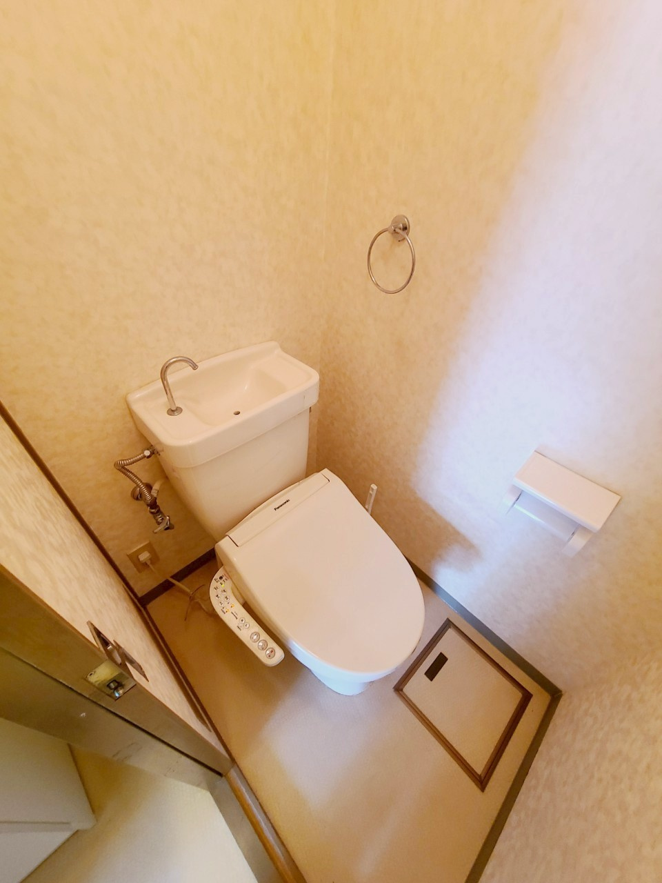 江上イエムのトイレ