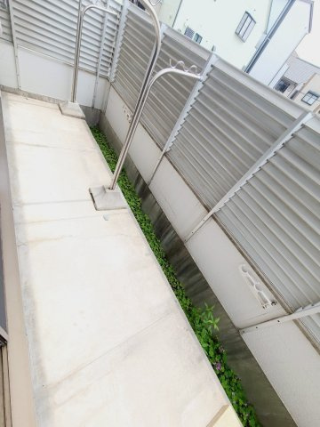 江上イエムのバルコニー