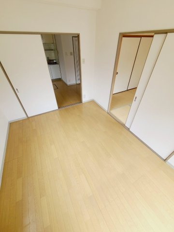 江上イエムの寝室