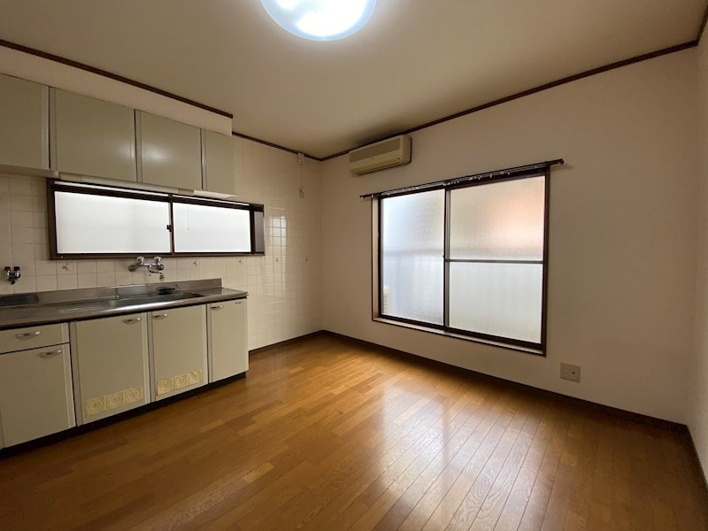 灘北ハイツの居間・リビング