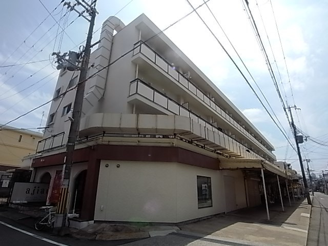東甲子園ハイツの外観