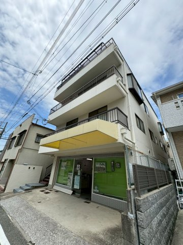 池内ビルの外観