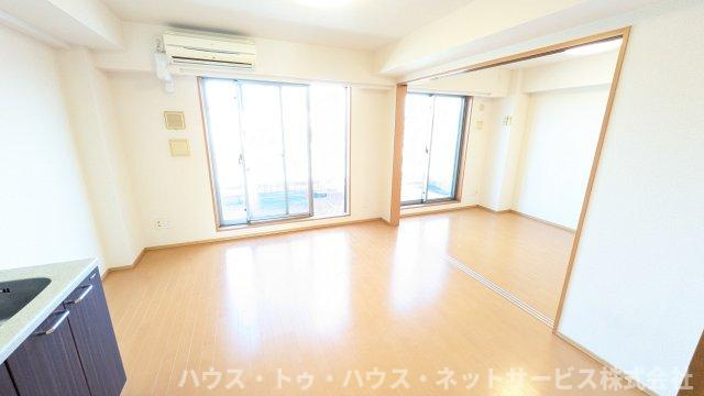 第18シントウキョウビルの居間・リビング