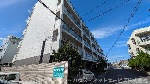 第18シントウキョウビルの外観