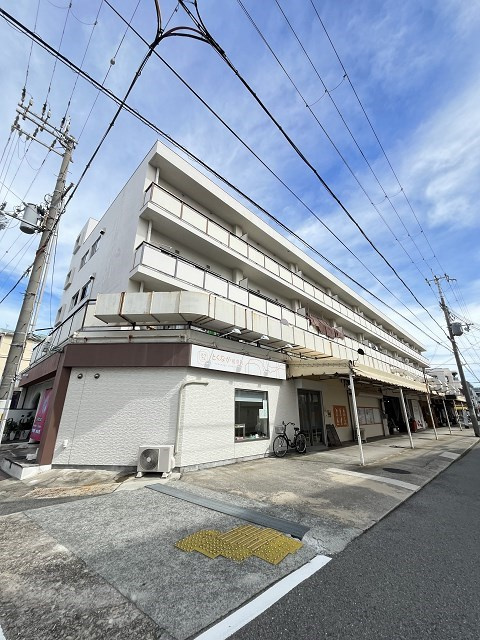東甲子園ハイツの外観