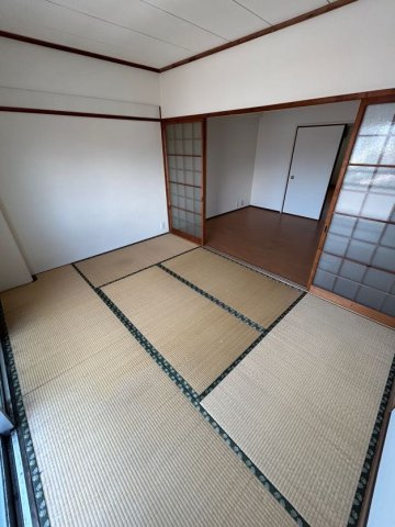 石上マンションの和室