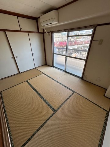 石上マンションの和室