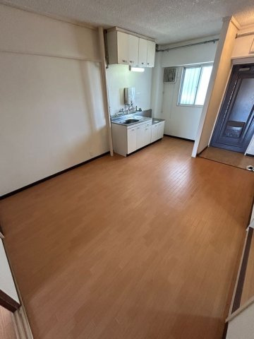 石上マンションの居間・リビング