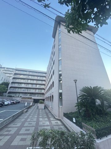 熊内スカイハイツの外観