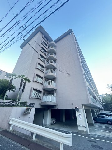 熊内スカイハイツの外観