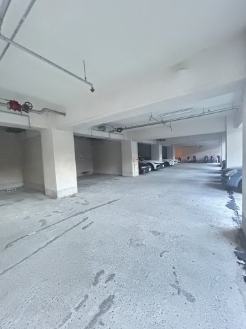 熊内スカイハイツの駐車場