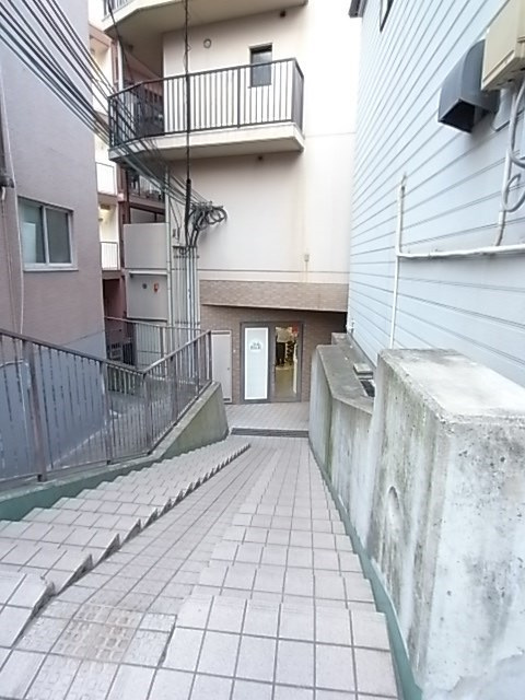 東神ビルの外観