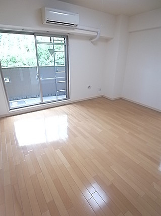 アクアプレイス新神戸駅前の洋室