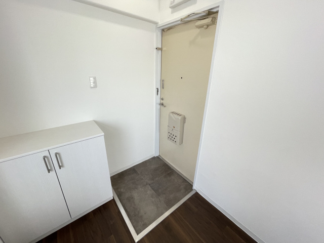 メインステージ弓木町　(旧：ダンディライオン六甲)の玄関