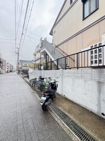 烏帽子ハイツ六甲の駐車場