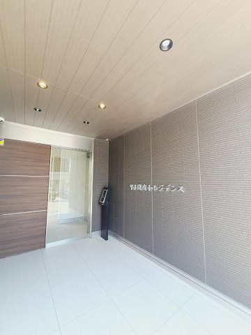 甲子園廣和レジデンスのエントランス