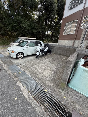 滝谷グリーンハイツの駐車場