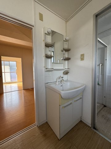 白川台ハイツの洗面所