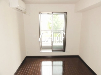 【居間・リビング】 | サンピア足立・五反野 | 洋室のお部屋です。