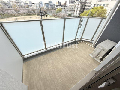 【バルコニー】 | セレニテ梅田北アリエ壱番館