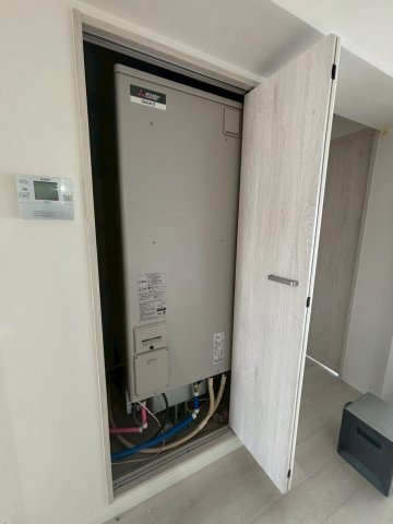 エバーグリーンポートアイランド　２号棟の発電・温水設備