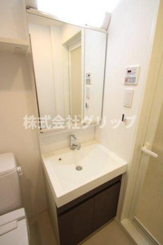 アーリアシティ川崎の独立洗面台