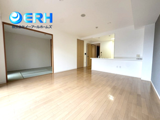 【居間・リビング】 | リブコートオリジン | LDK約16.1帖あり