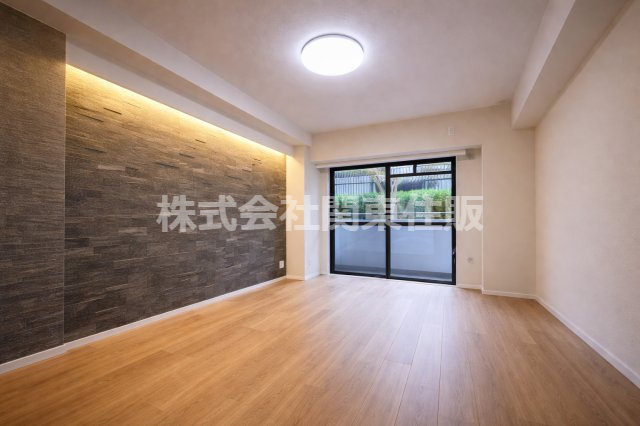 レジデンシャル武蔵浦和ザ・マークプレイスの洋室|ゆったり過ごせる居間です