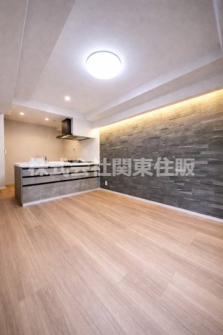 レジデンシャル武蔵浦和ザ・マークプレイスのキッチン|ゆったり過ごせるリビングです