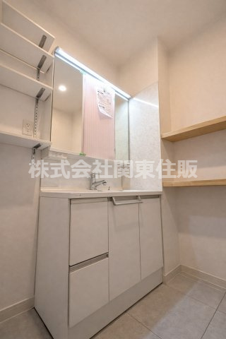 さいたま市緑区大間木２丁目　中古一戸建ての独立洗面台