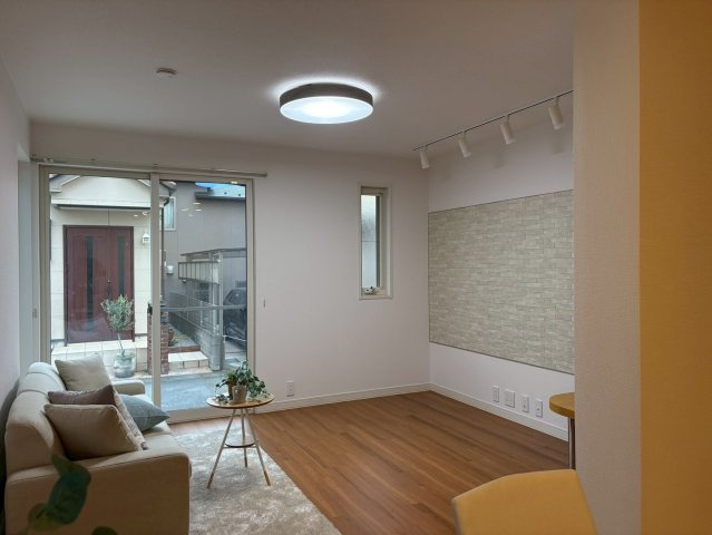 さいたま市緑区大間木２丁目　中古一戸建ての居間・リビング