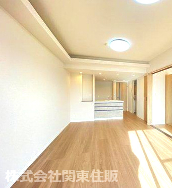 コスモ浦和埼大通り弐番館の居間・リビング