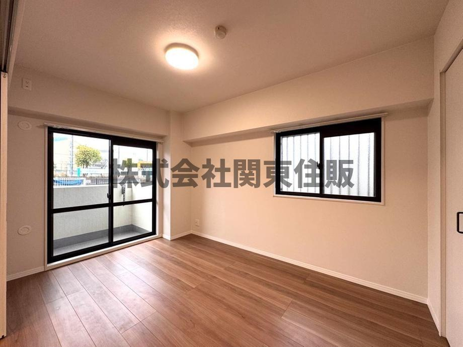 クリオ南浦和壱番館の居間・リビング|使いやすい居間です