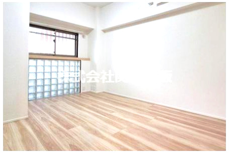 コスモ南浦和ステーシアの居間・リビング